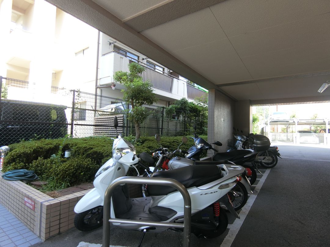 Lions Mansion Shugakuin 3LDK Apartment for Sale in Kyoto - Thumbnail 4