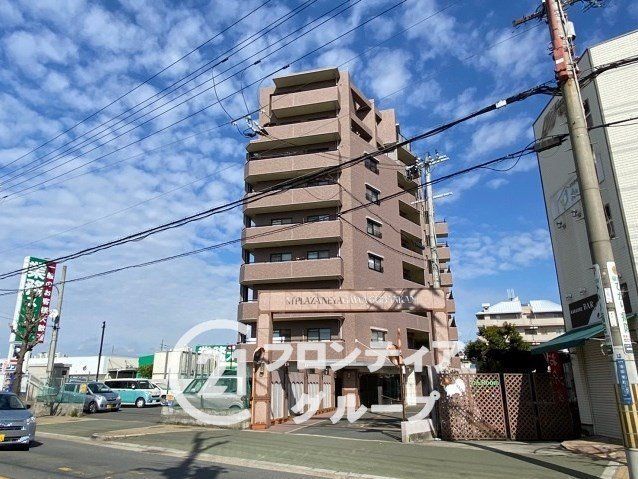 3LDK Condo with Private Garden in Neyagawa, Osaka - Thumbnail 4