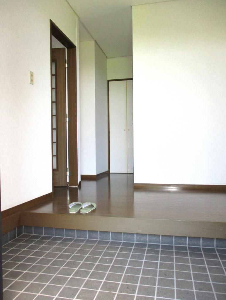 4LDK House for Sale in Ito, Shizuoka with 398 sqm Land - Thumbnail 3