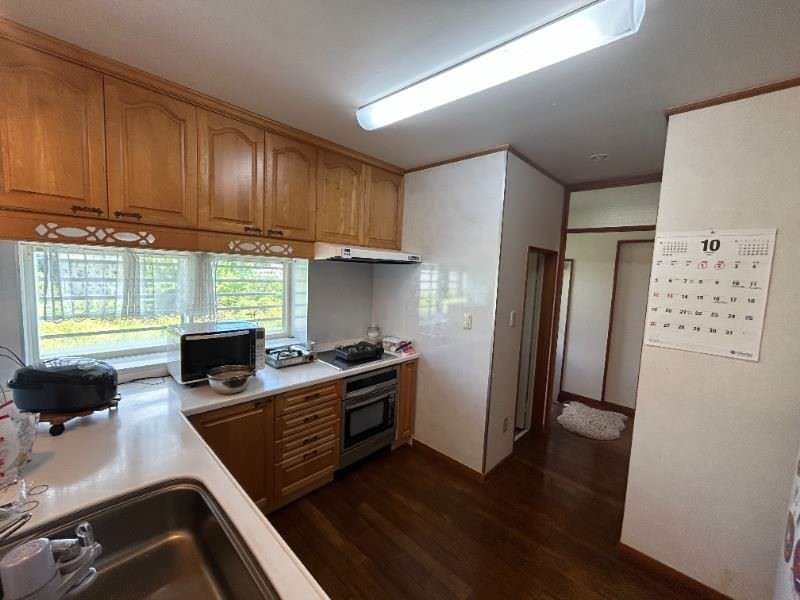 Spanish-Style 4LDK Villa with Atrium in Okinawa City - Image 22