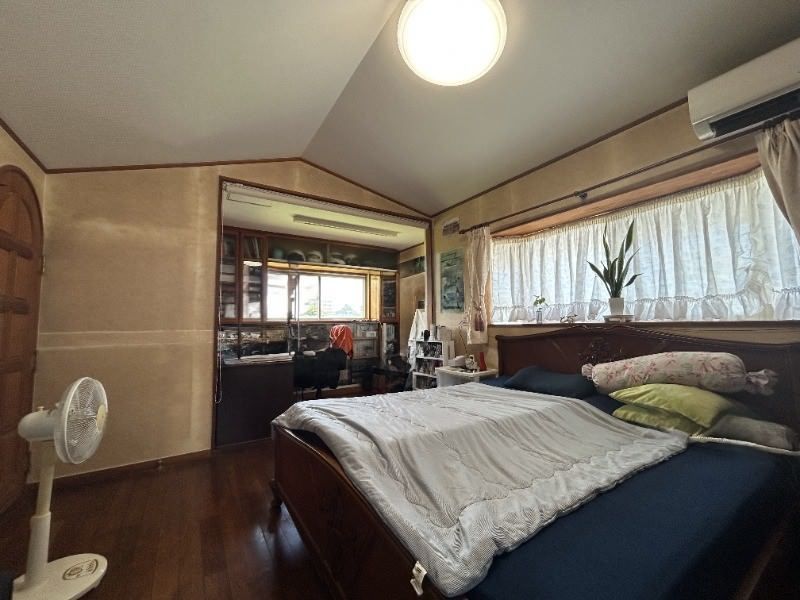 Spanish-Style 4LDK Villa with Atrium in Okinawa City - Image 22