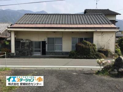 Ishikei, Tanbara-cho, Saijo City, residential building with store | Saijo City, JR Yosan Line Mibukawa Station, 20 minutes by bus, get off at Ishikei bus stop, 3 minutes walk from used detached house (Property number: 3702182-0000254) — Image 1, Saijo, Ehime