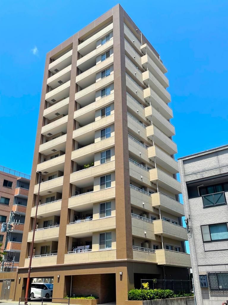MJR Sakuradaka Precious 3LDK Condo Near Station Fukuoka - Image 1