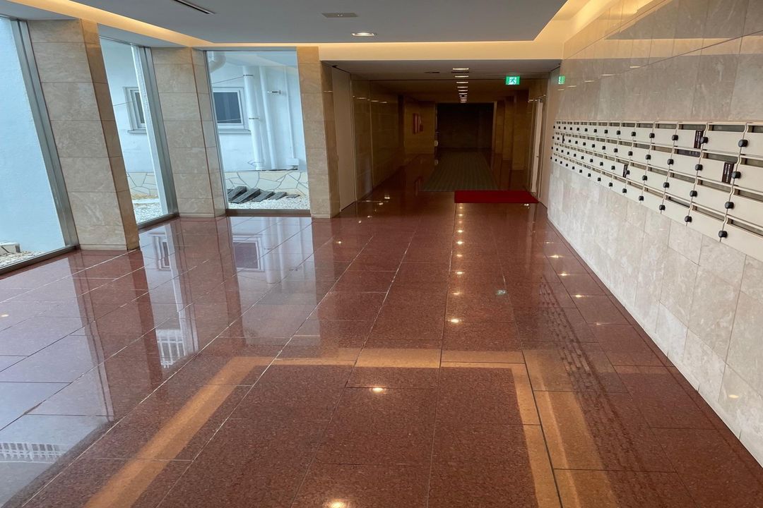 For Sale: 2-Bedroom Apartment in Minato, Tokyo - 126.99 sqm - Thumbnail 3