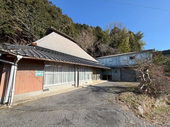 Historic 1950 Kominka with Annex & Farmland in Shunan, Yamaguchi - Thumbnail 2