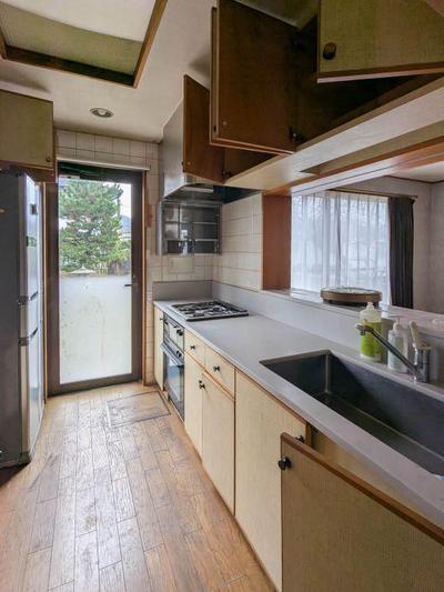 6LDK Hillside Home in Hiroshima with Underground Garage — Image 4, Aki, Hiroshima