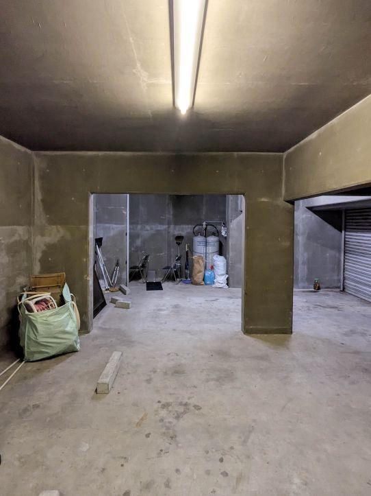 6LDK Hillside Home in Hiroshima with Underground Garage - Thumbnail 3