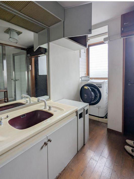 6LDK Hillside Home in Hiroshima with Underground Garage - Thumbnail 2