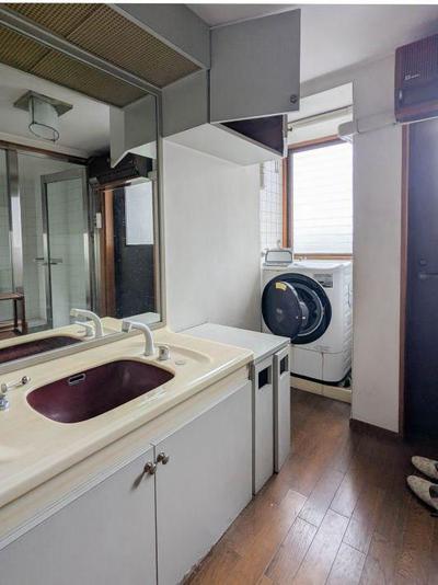 6LDK Hillside Home in Hiroshima with Underground Garage — Image 1, Aki, Hiroshima