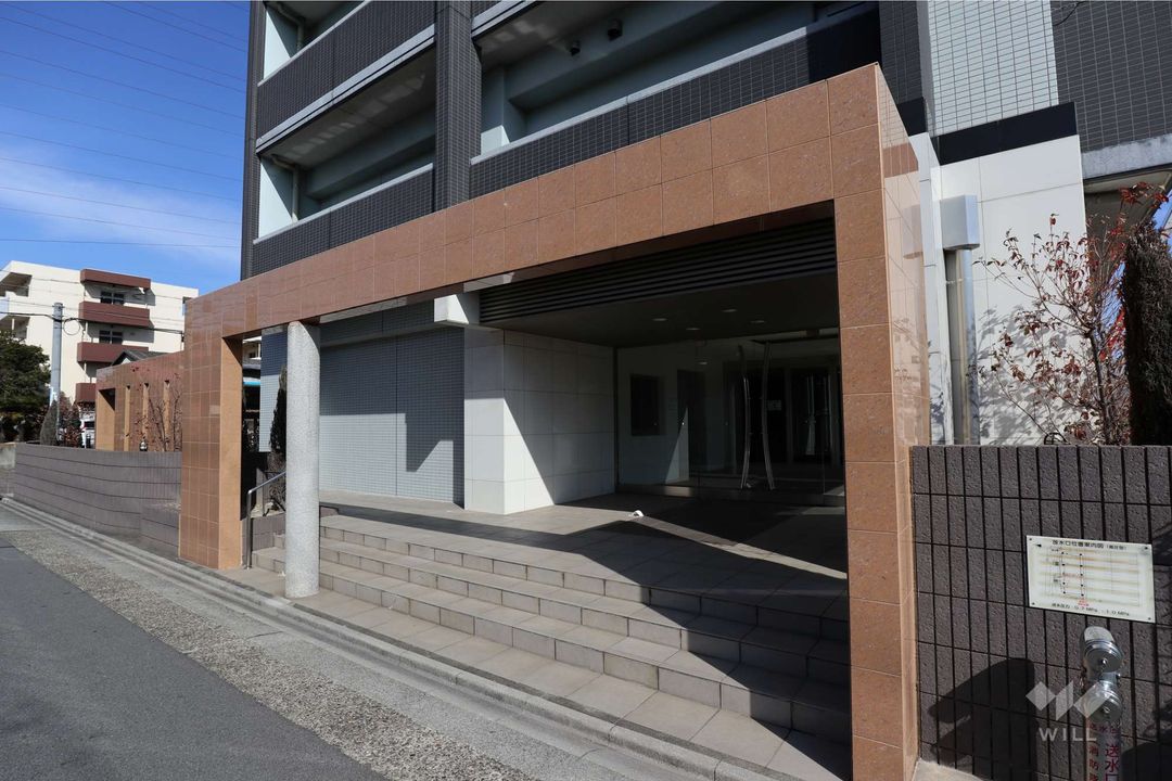 3LDK Apartment in Famiriare Arakogawa Park, Nagoya Minato Ward - Image 1