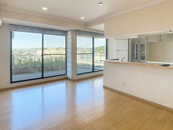 3LDK Condo with Private Garden for Sale in Kanazawa - Thumbnail 2