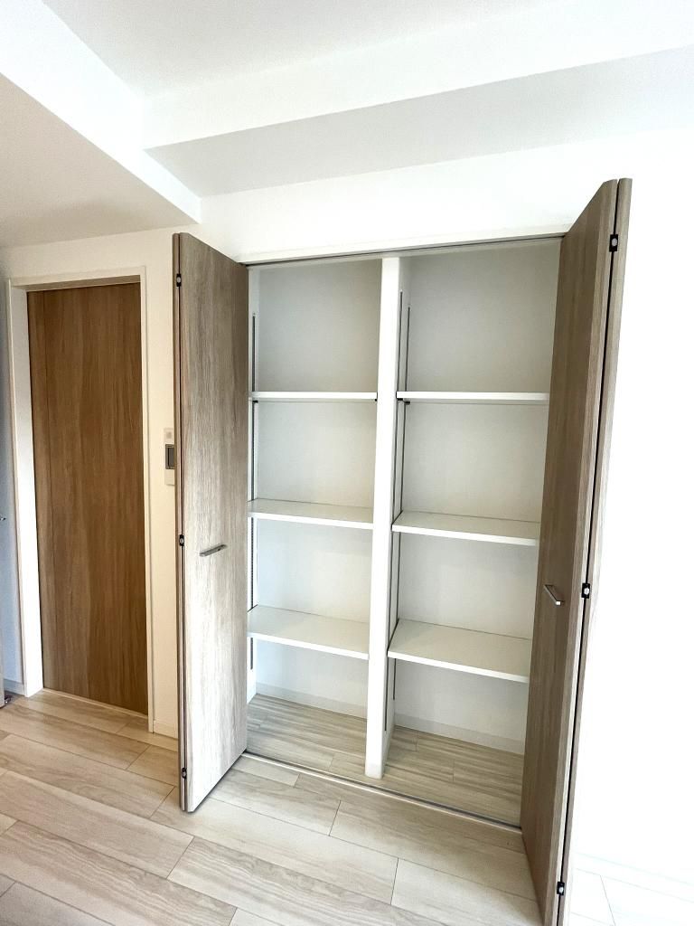 3LDK Apartment for Sale in Takamatsu, Kagawa - 87.59m² - Thumbnail 2