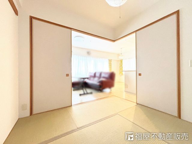 3LDK Apartment for Sale in Rivere Suminoe, Osaka - Thumbnail 3