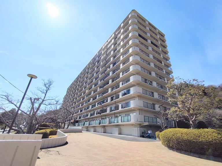 Sun Heights Takarazuka Gogatsudai B 2LDK Apartment for Sale - Thumbnail 2