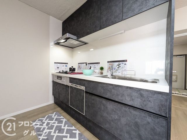 Renovated 3LDK Apartment in Nishinomiya with 2023 Updates - Thumbnail 4
