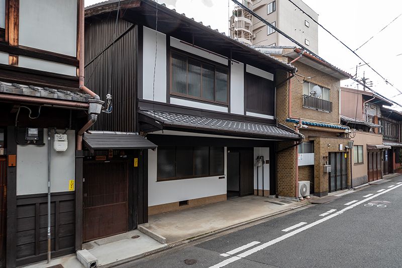 Traditional Kyoto Machiya with Garden in Kamigyo Ward - Thumbnail 3