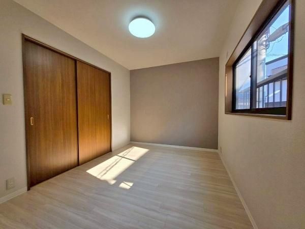4LDK House for Sale in Tsurumi Ward, Osaka - Thumbnail 4