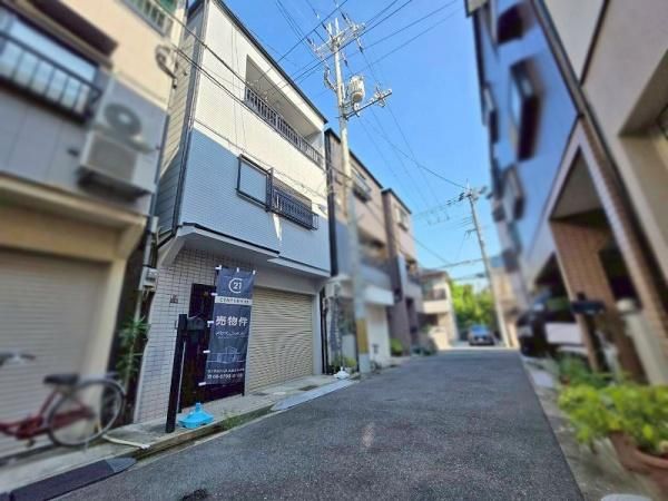 4LDK House for Sale in Tsurumi Ward, Osaka - Thumbnail 2