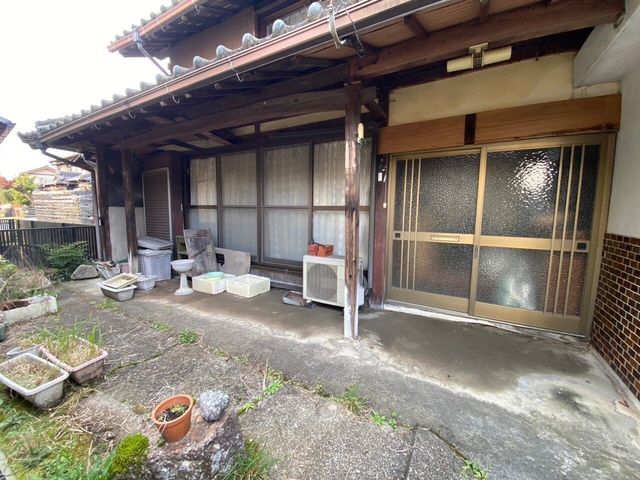 71-Year-Old Traditional House for Sale in Yamagata City, Gifu - Thumbnail 2