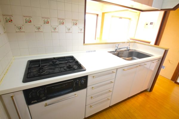 Forte Court Mito Central 4LDK Apartment for Sale - Thumbnail 2