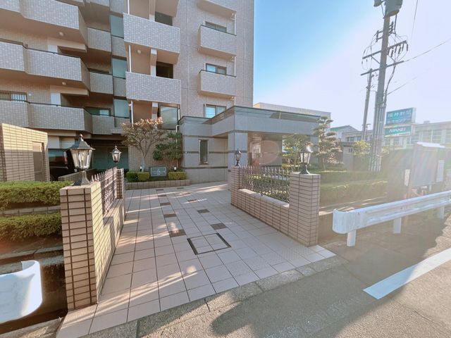 Renovated 3LDK Apartment in Fukui City, Near Station - Thumbnail 2