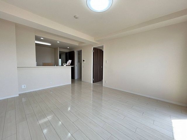 3LDK Apartment for Sale in Marugame, Kagawa - 70.57 sqm - Thumbnail 4