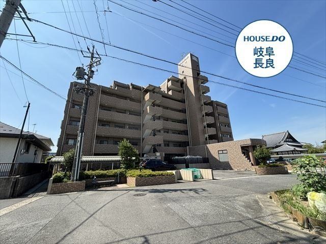 Lions Mansion Higashijima 3LDK Apartment with Garden in Gifu - Thumbnail 3