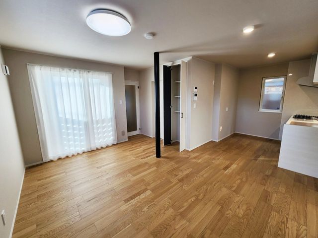 Modern 3LDK Designer House in Hachinohe, Aomori - Thumbnail 3