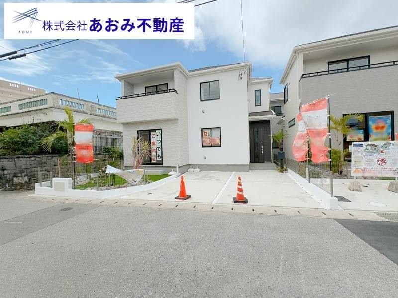 New 4LDK House with Walk-in Closet in Okinawa City - Thumbnail 3