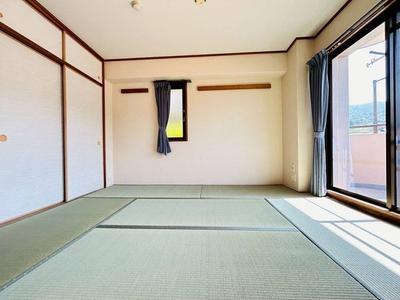 Renovated 3LDK Apartment for Sale in Ikoma, Nara — Image 4, Ikoma, Nara