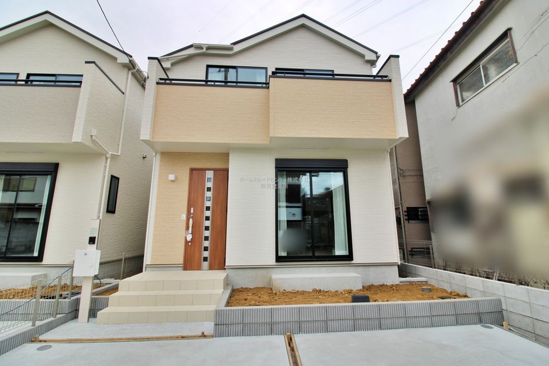 New 4LDK House in Sayama, Saitama with Large Pantry & 2 Car Spaces - Thumbnail 2