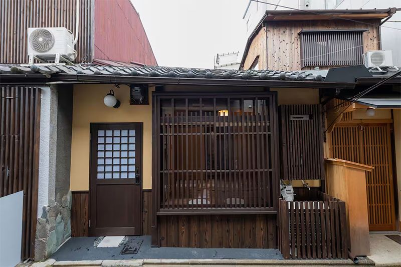 Renovated 1923 Machiya Guest House for Sale in Kyoto's Higashiyama - Thumbnail 2