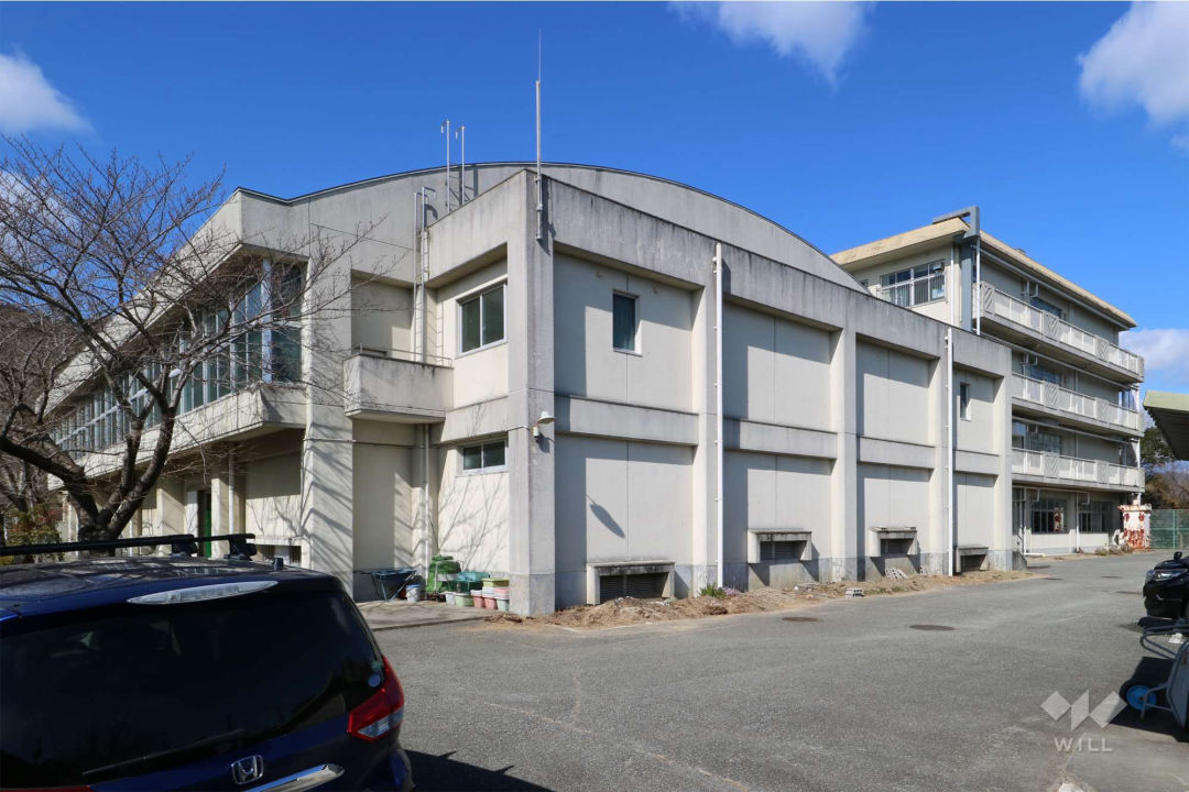 3LDK Family Apartment in Takarazuka with Balcony - Thumbnail 2