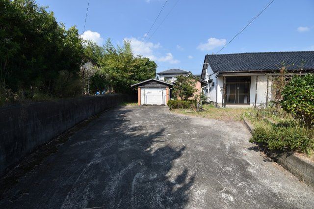 Land for Sale in Satsumasendai, Kagoshima - 758 sqm - Thumbnail 2