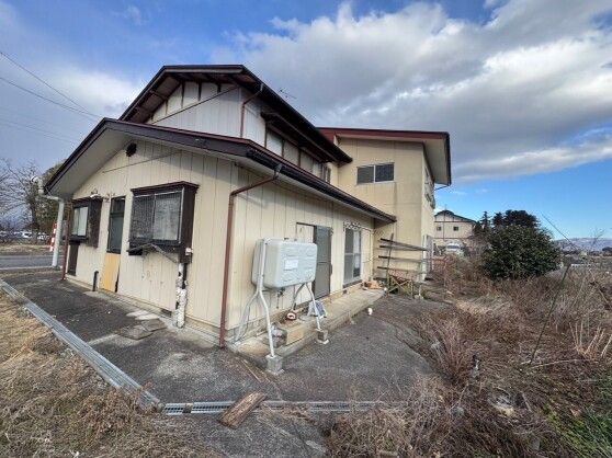 Spacious 1964 Wooden House for Sale in Yanaizu Village, Fukushima - Thumbnail 2