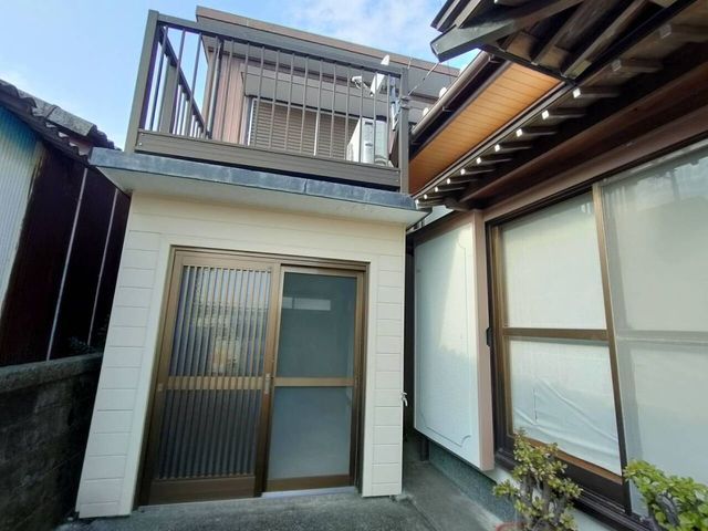 6DK Detached House with Renovations in Komatsushima, Tokushima - Thumbnail 3