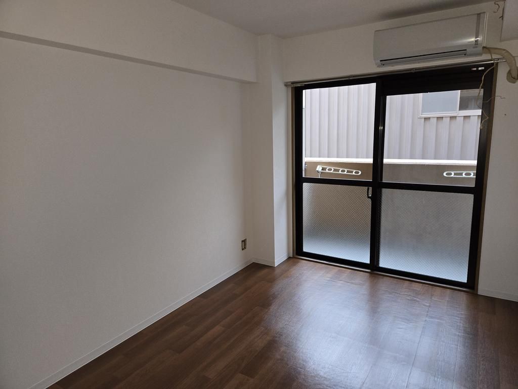 Renovated 1K Apartment for Sale Near Annoya Station, Toyama - Thumbnail 4