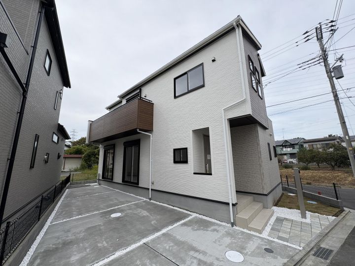 New House in Hiratsuka: Blooming Garden 10-Unit Development - Thumbnail 2