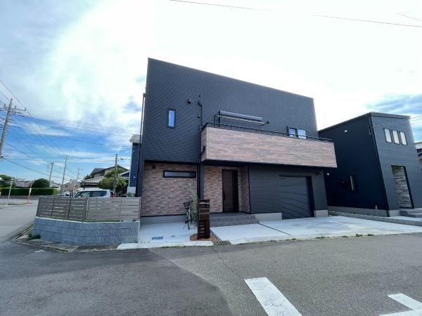 Modern 3SLDK House with Rooftop Balcony in Ushiku, Ibaraki - Thumbnail 2
