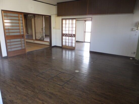 8DK Wooden House for Sale in Ebino, Miyazaki - 532m² Land - Thumbnail 3