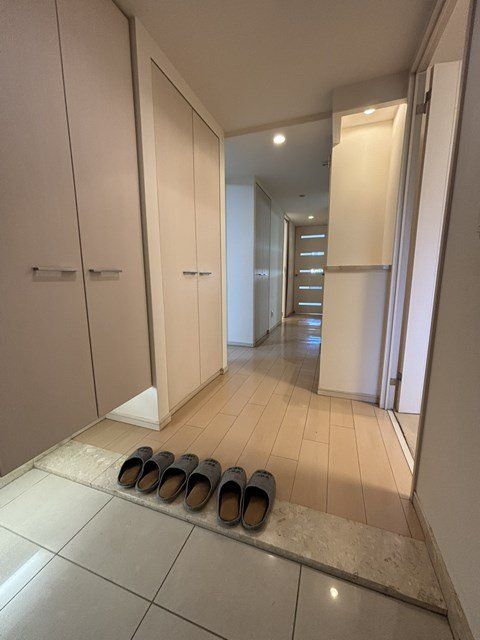 Laurel Square Shiratodai 4LDK Apartment for Sale in Ikoma, Nara - Thumbnail 2