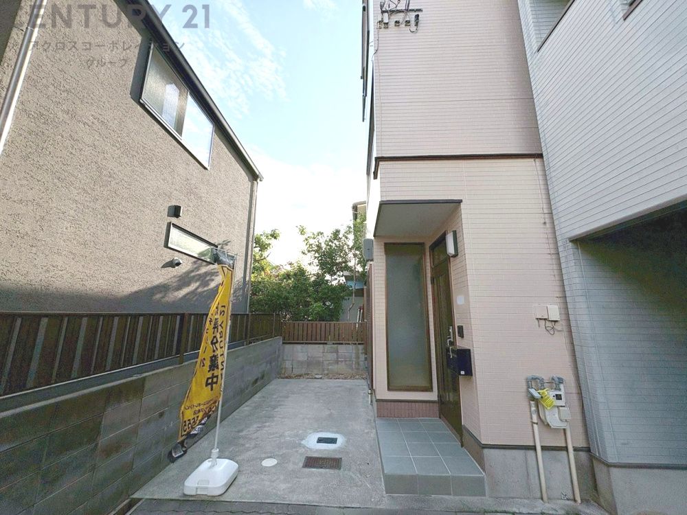 5DK Terrace House for Sale in Nishinomiya Horikiri-cho - Thumbnail 2