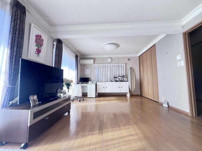 3SLDK House for Sale in Nerima, Tokyo - 120.9 sqm - Thumbnail 2