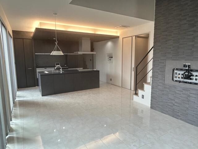 Modern 2SLDK House with Island Kitchen in Mitoyo, Kagawa - Thumbnail 3