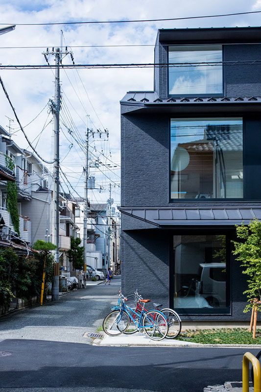 Modern 3-Story House Framing Scenery in Kyoto's Kamigyo Ward - Thumbnail 4