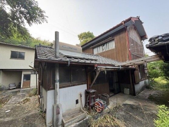 1972 6DK House on 1066 sqm Land in Seiyo City, Ehime - Thumbnail 2