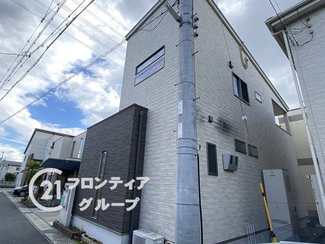 5SLDK House in Himeji with Solar Panels - Thumbnail 2