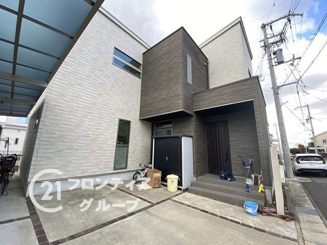 5SLDK House in Himeji with Solar Panels - Thumbnail 4