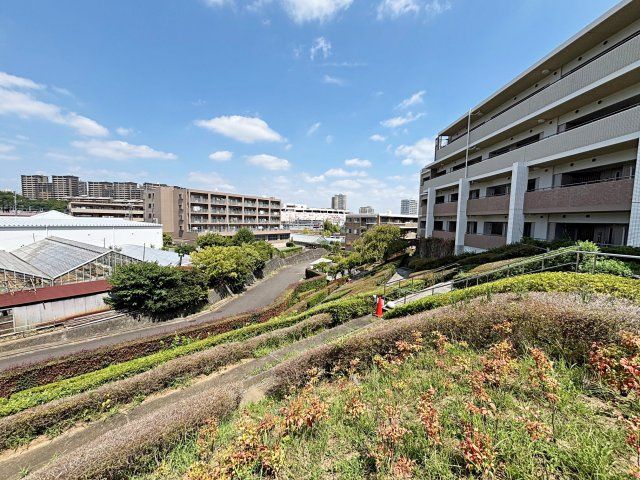 3LDK Apartment for Sale in Haruhino, Kawasaki - Thumbnail 3