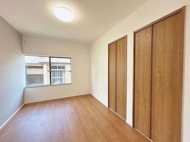 Renovated 5LDK House with Parking in Tsubata, Ishikawa - Thumbnail 4